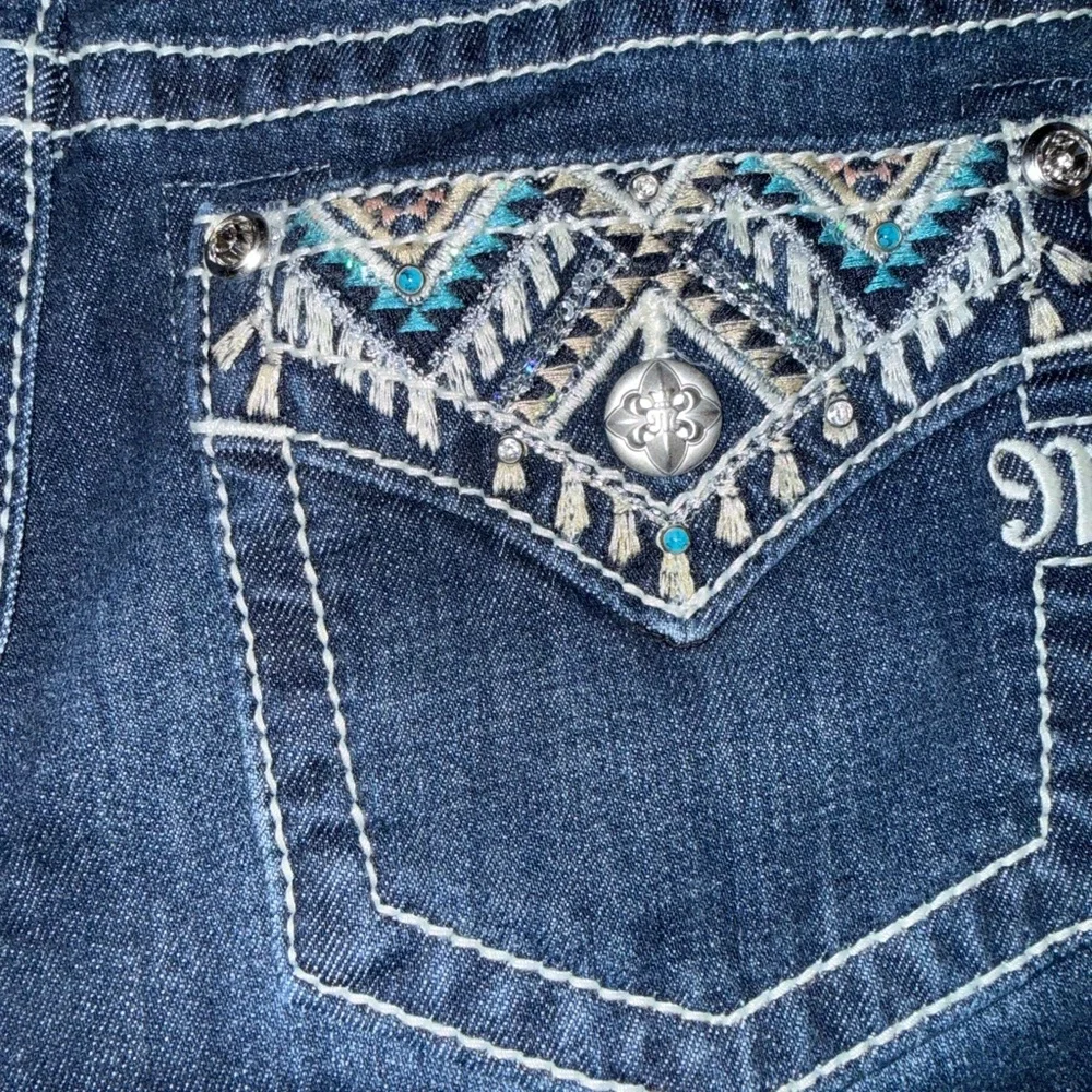 NWT Miss me Women’s Mid-rise Dk blue Boot Cut Slim Fit Jeans 30x32 $114 - Picture 15 of 15
